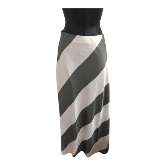Silver gray white diagonal striped colorblock satin effect maxi skirt size large - Picture 8 of 10